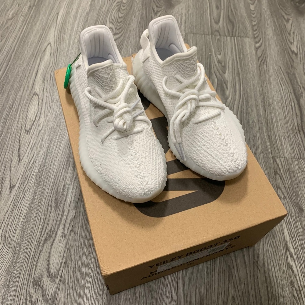 Yeezy Triple White Size 5